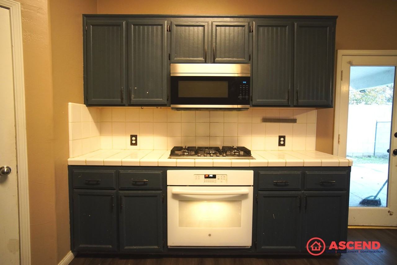 10808 Academy Avenue - Photo 5 of 21