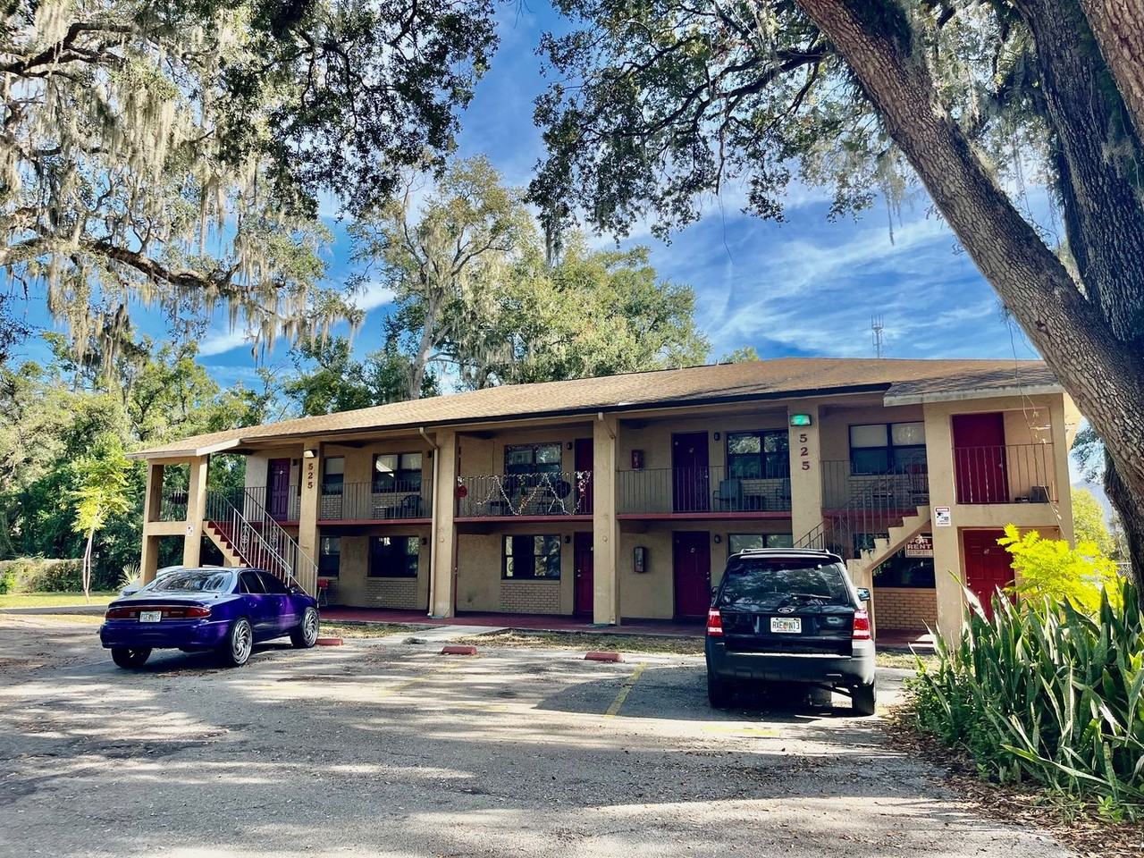 525 N Morgan Ave - Photo 2 of 6