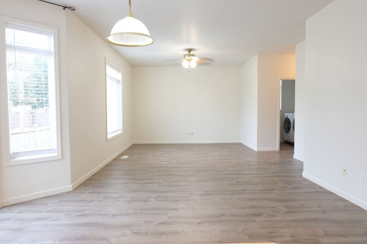 1214 Nw 148th Cir - Photo 7 of 40