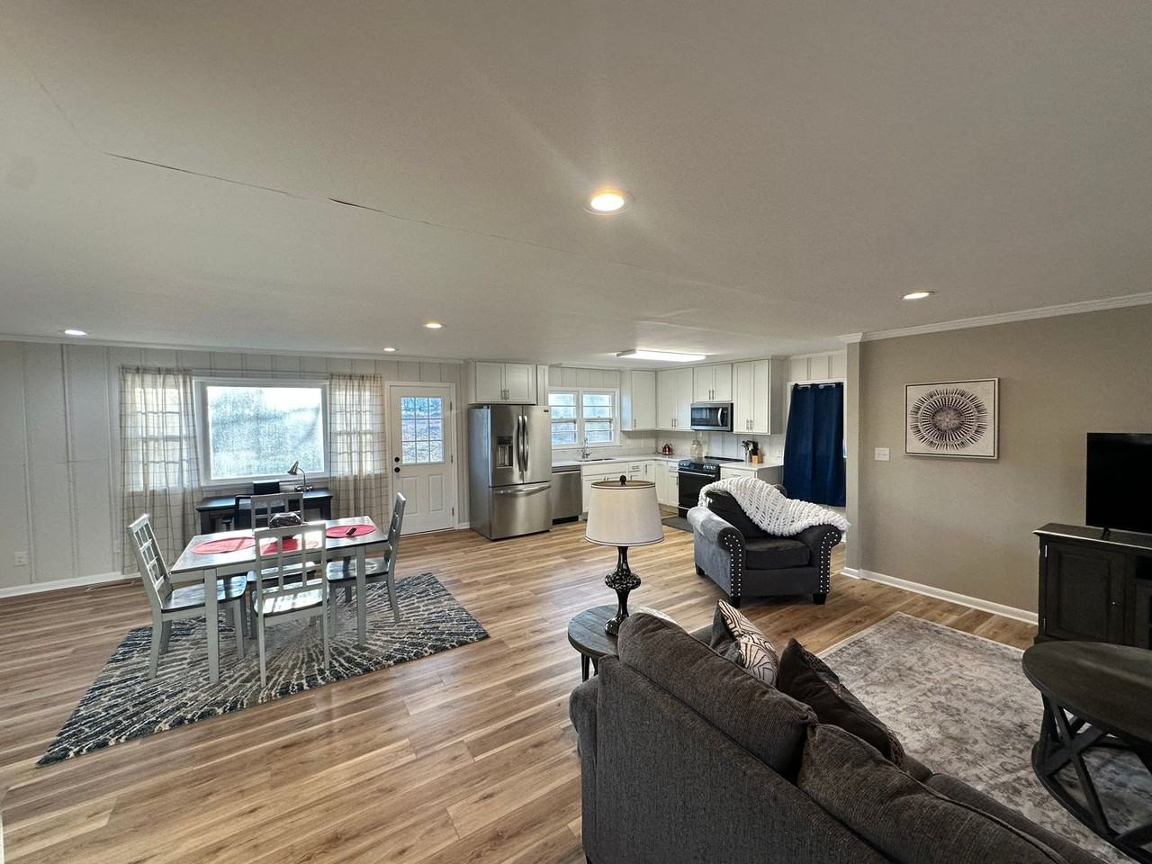 102 Highland Dr - Photo 3 of 16