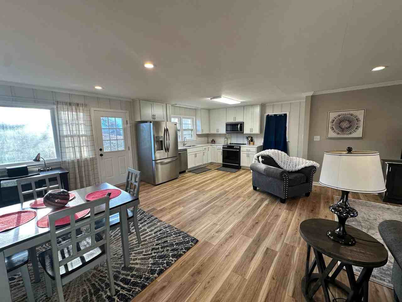 102 Highland Dr - Photo 4 of 16