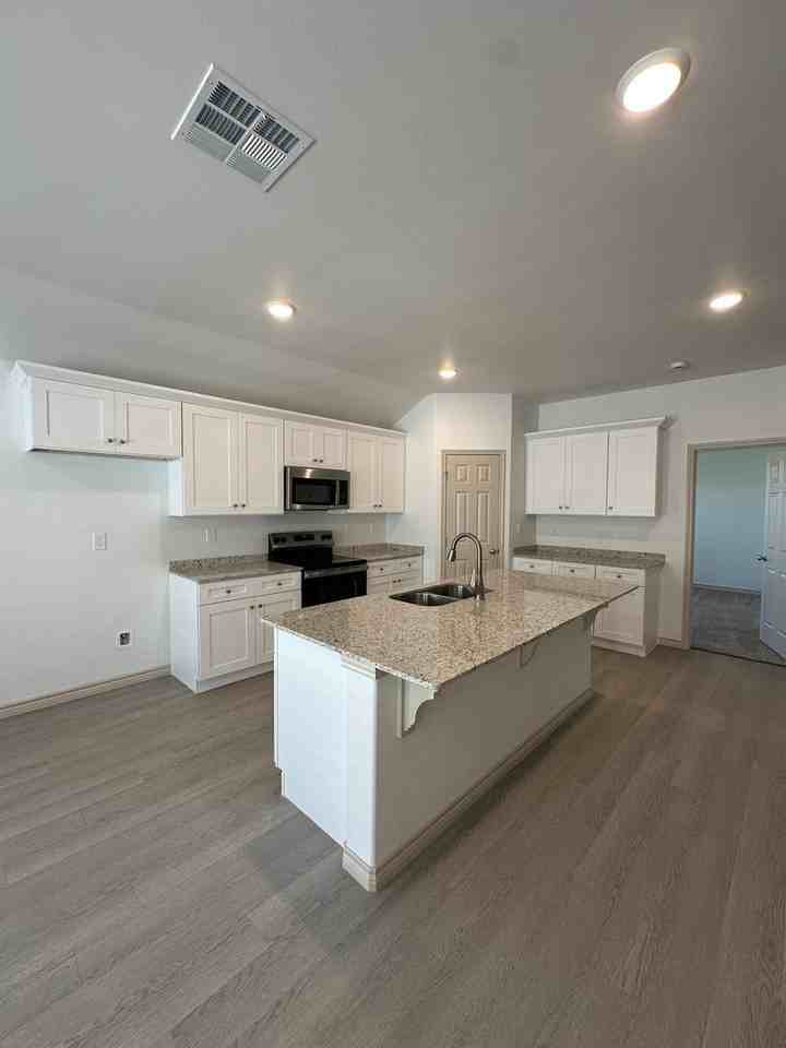 1340 Bajada St - Photo 5 of 28