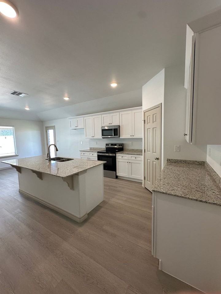 1340 Bajada St - Photo 6 of 28