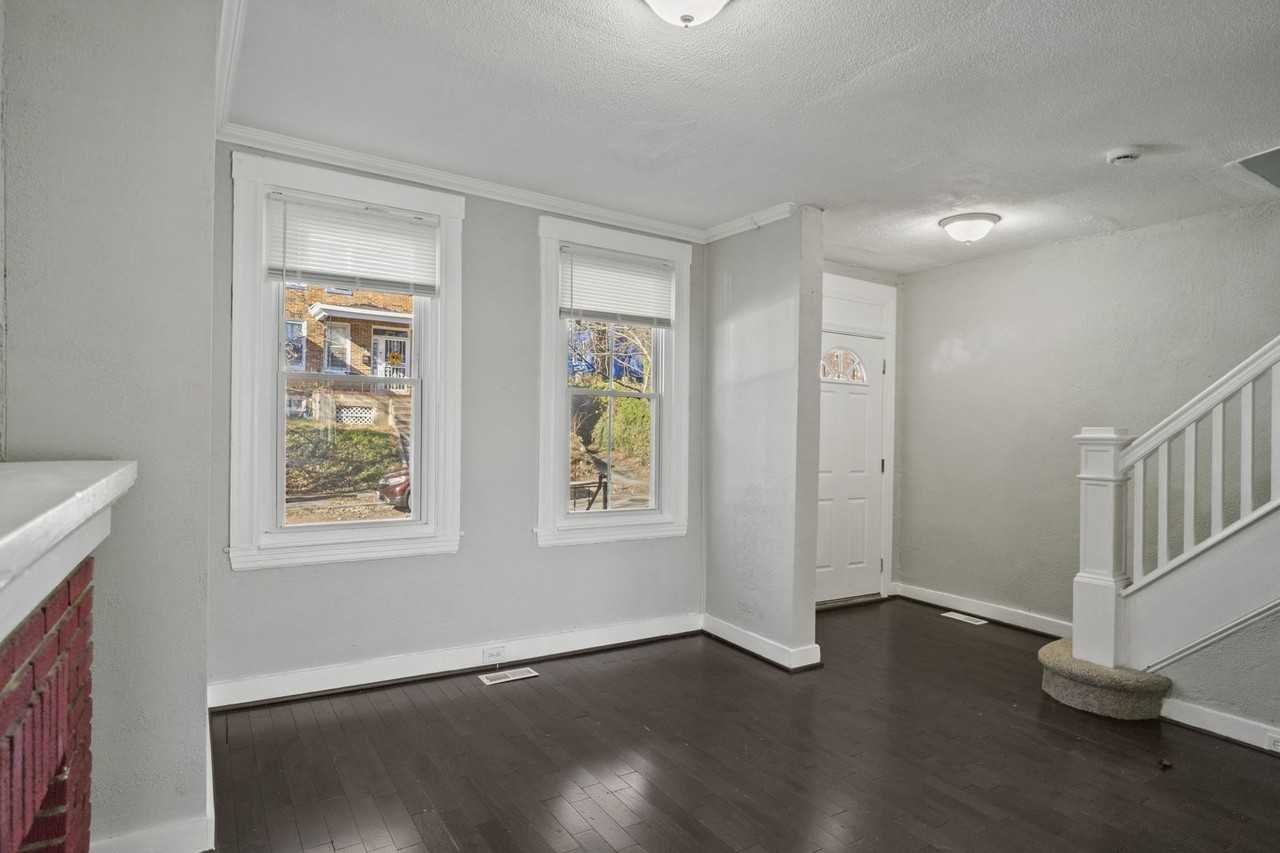 3021 Frisby Street - Photo 5 of 30