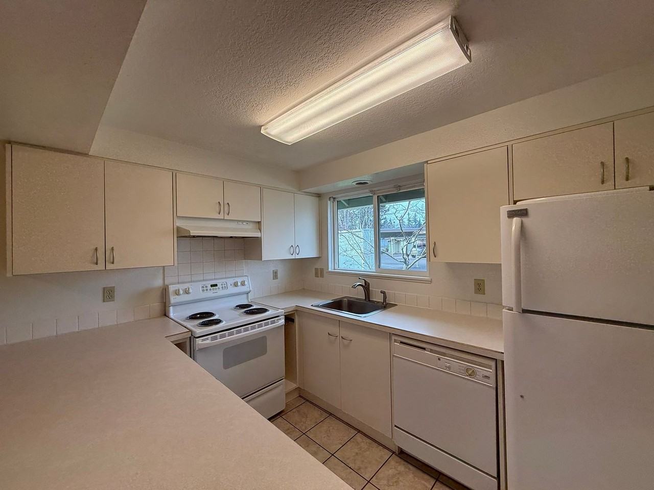 West L (One) - Photo 3 of 20