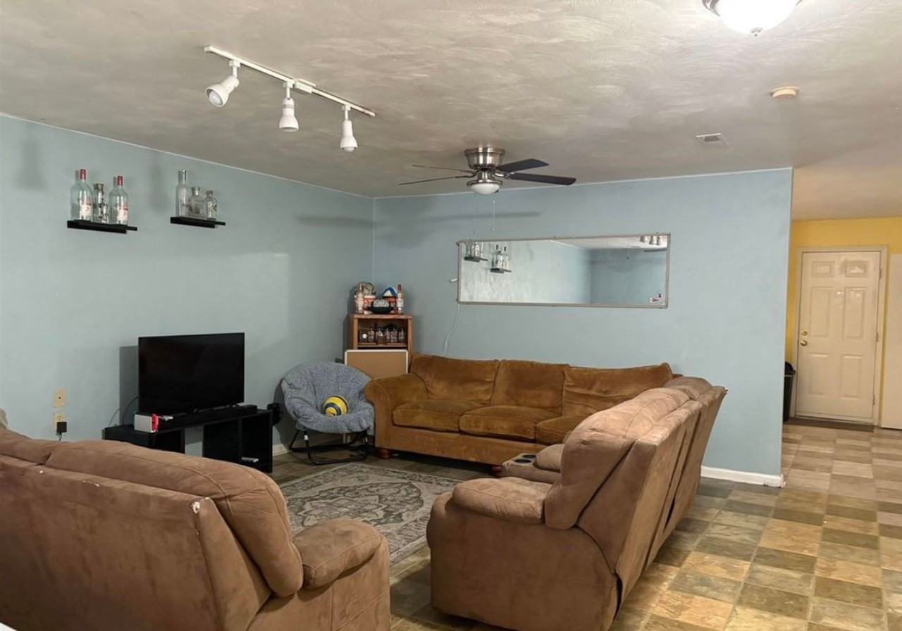 313 Pheasant Run Court - Photo 2 of 8