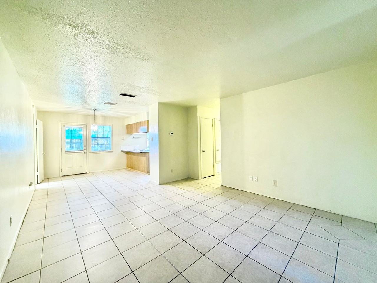 504 Campbell Ln - Photo 3 of 15