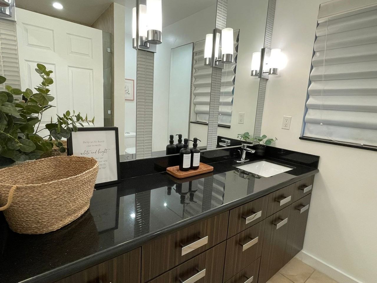 245 N Wetherly Dr - Photo 3 of 11