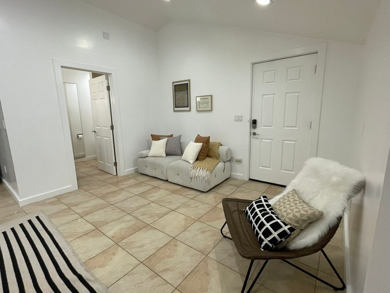 245 N Wetherly Dr - Photo 5 of 11