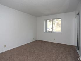 126 W Berryhill Dr - Photo 1 of 1