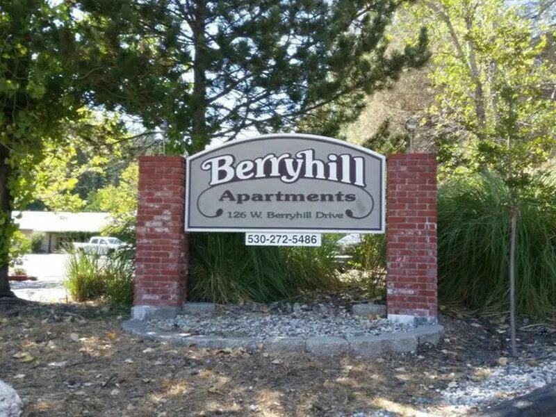 126 W Berryhill Dr