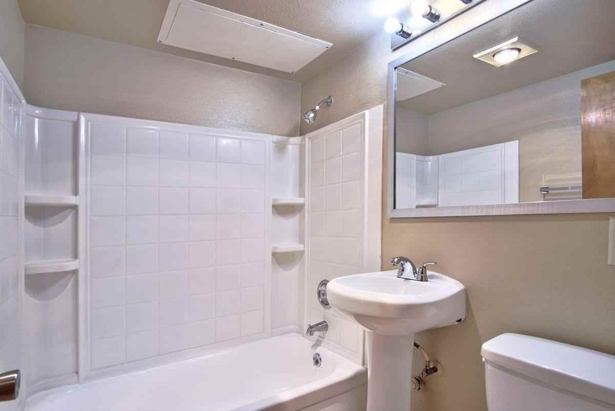 500 E 13th St - Photo 6 of 35