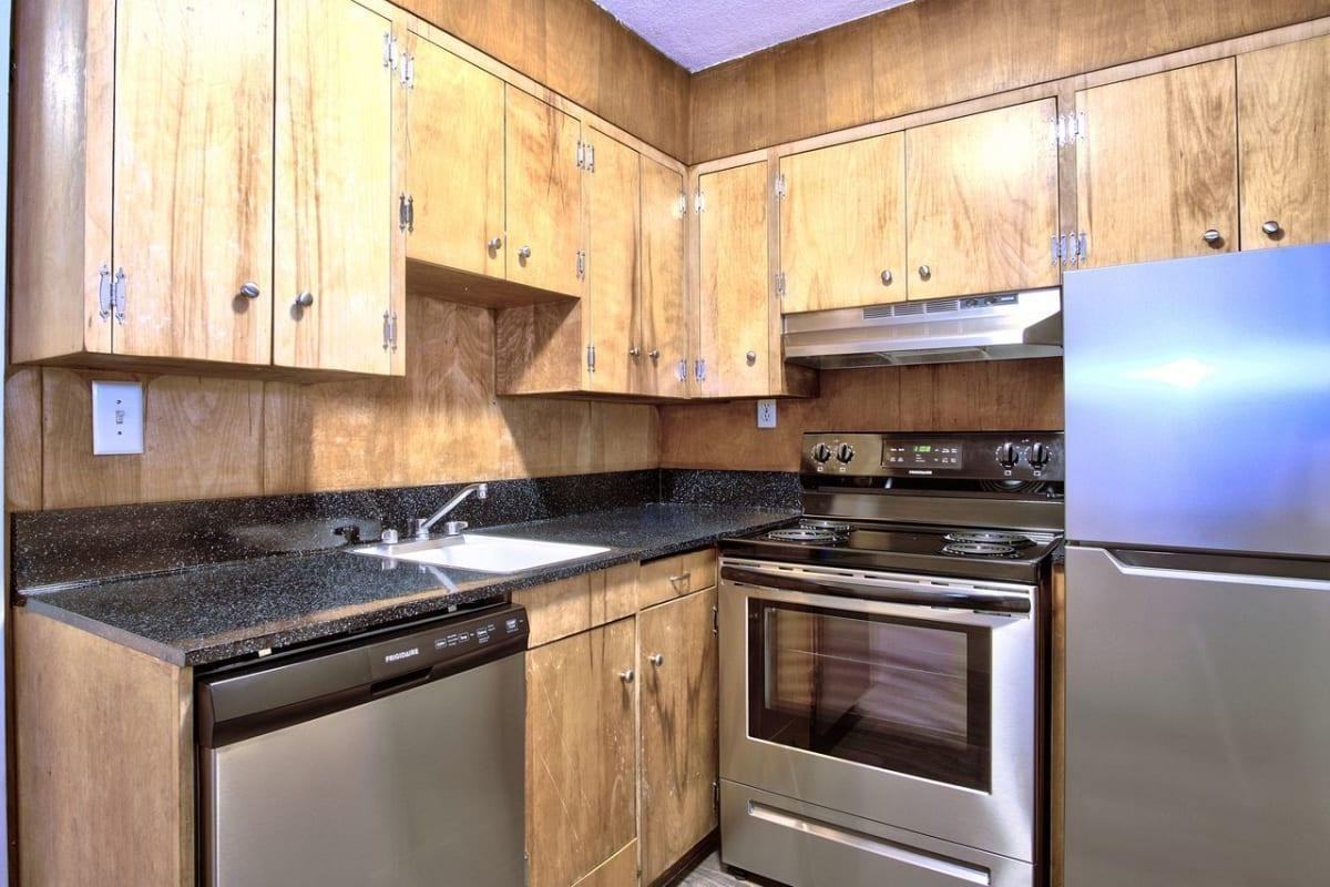 500 E 13th St - Photo 2 of 33