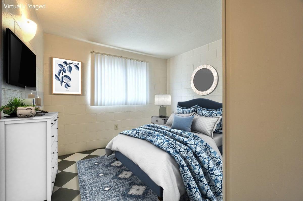 500 E 13th St - Photo 7 of 35