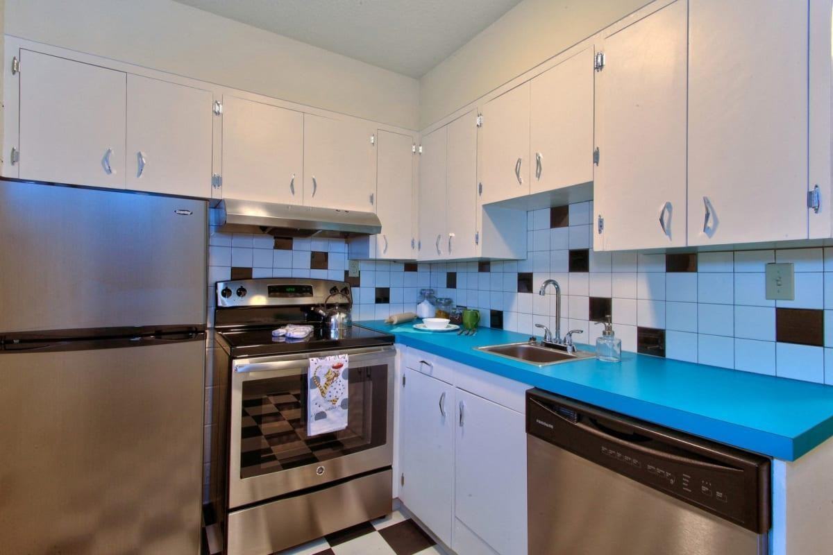 500 E 13th St - Photo 4 of 35