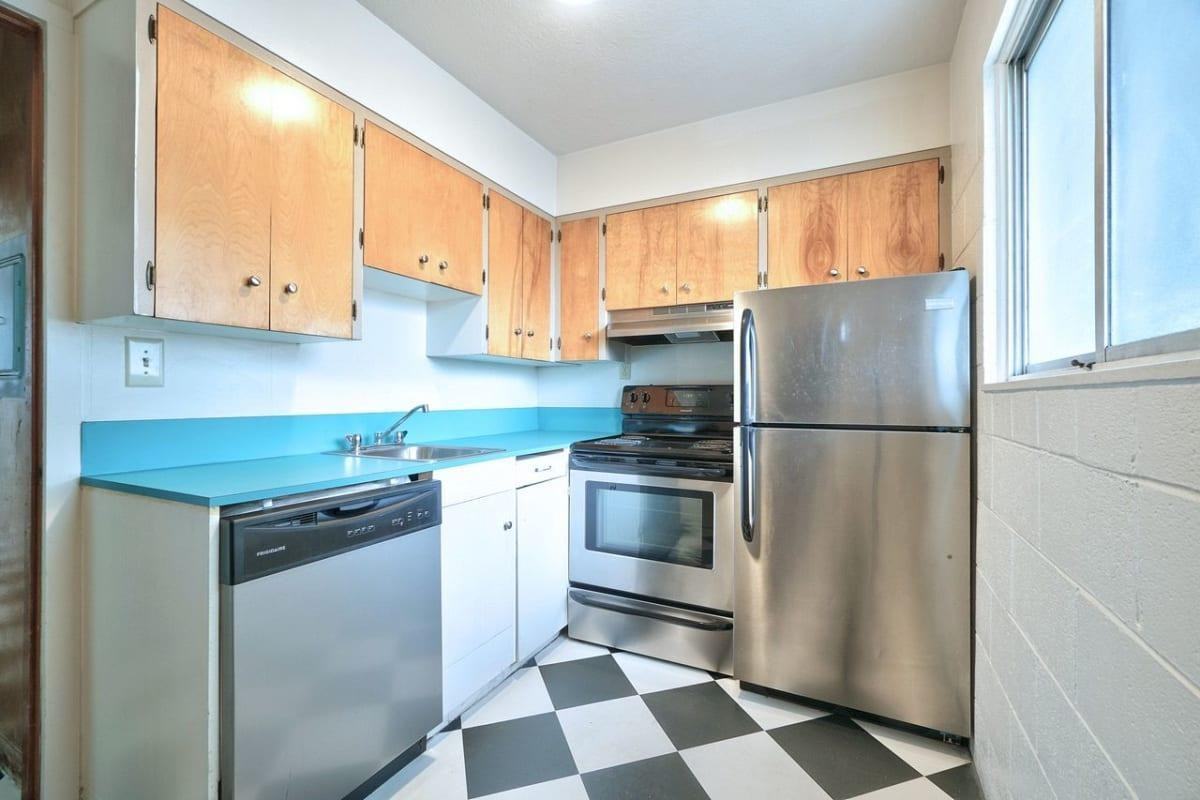 500 E 13th St - Photo 3 of 33