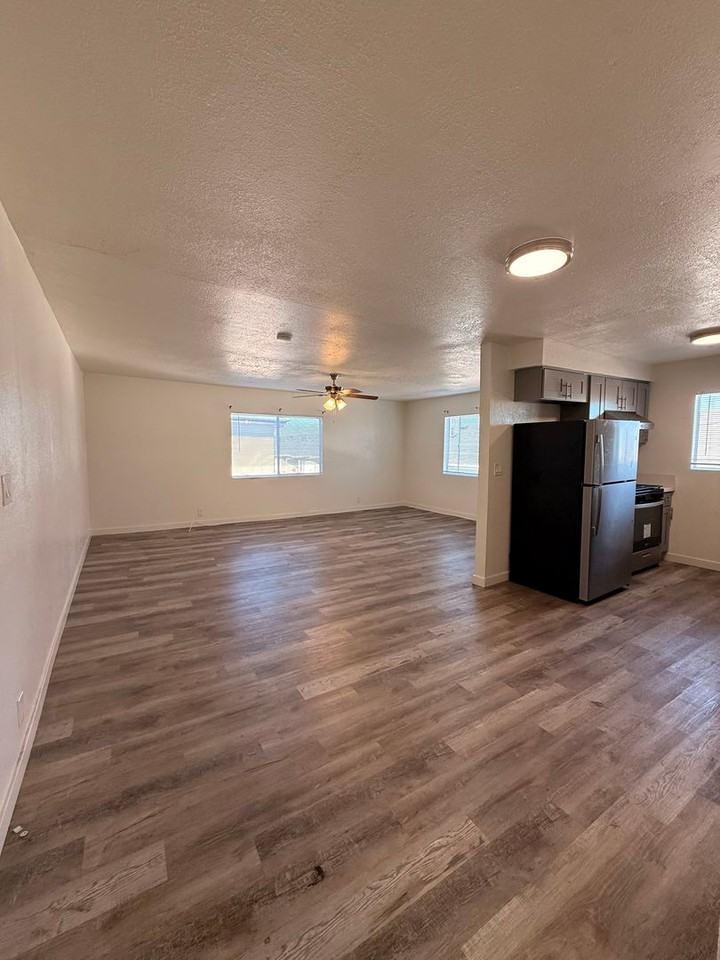 13520 Lemoli Ave - Photo 4 of 9