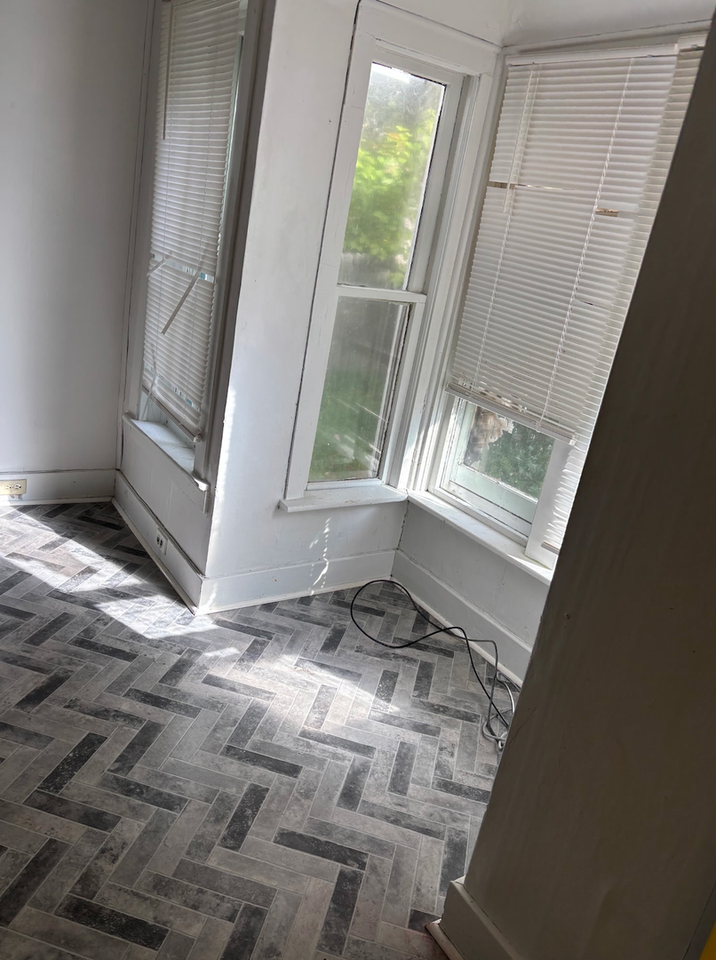 912 Pleasant Street - Photo 2 of 10