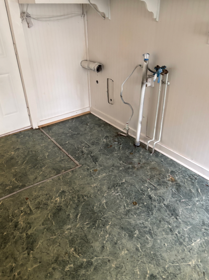 912 Pleasant Street - Photo 4 of 10