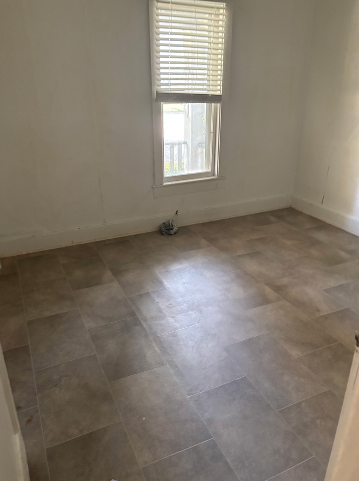 912 Pleasant Street - Photo 5 of 10