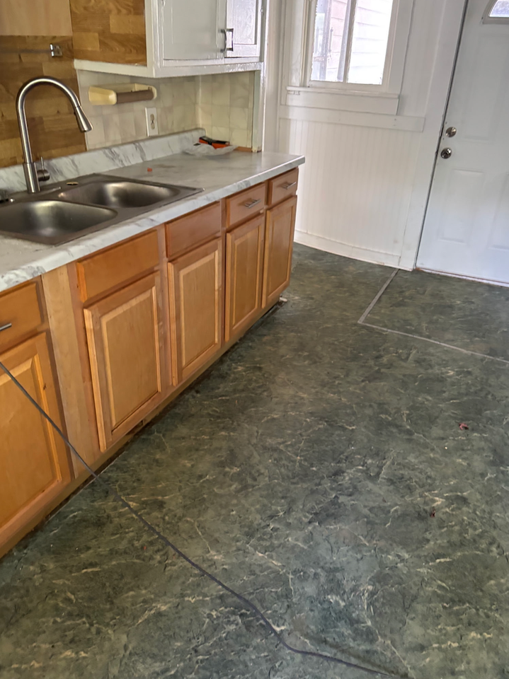 912 Pleasant Street - Photo 6 of 10