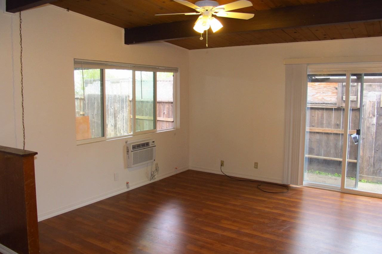 993 993/995 Butte Dr. - Photo 2 of 11