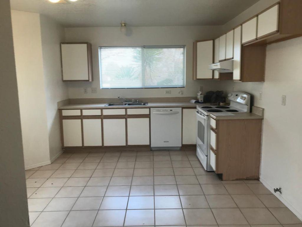 3125 Chama Meadows Dr Ne - Photo 3 of 13