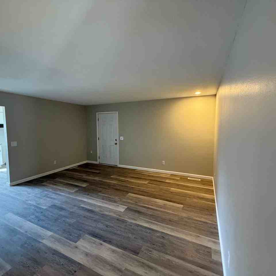 3309 West Riverside Street - Photo 2 of 21