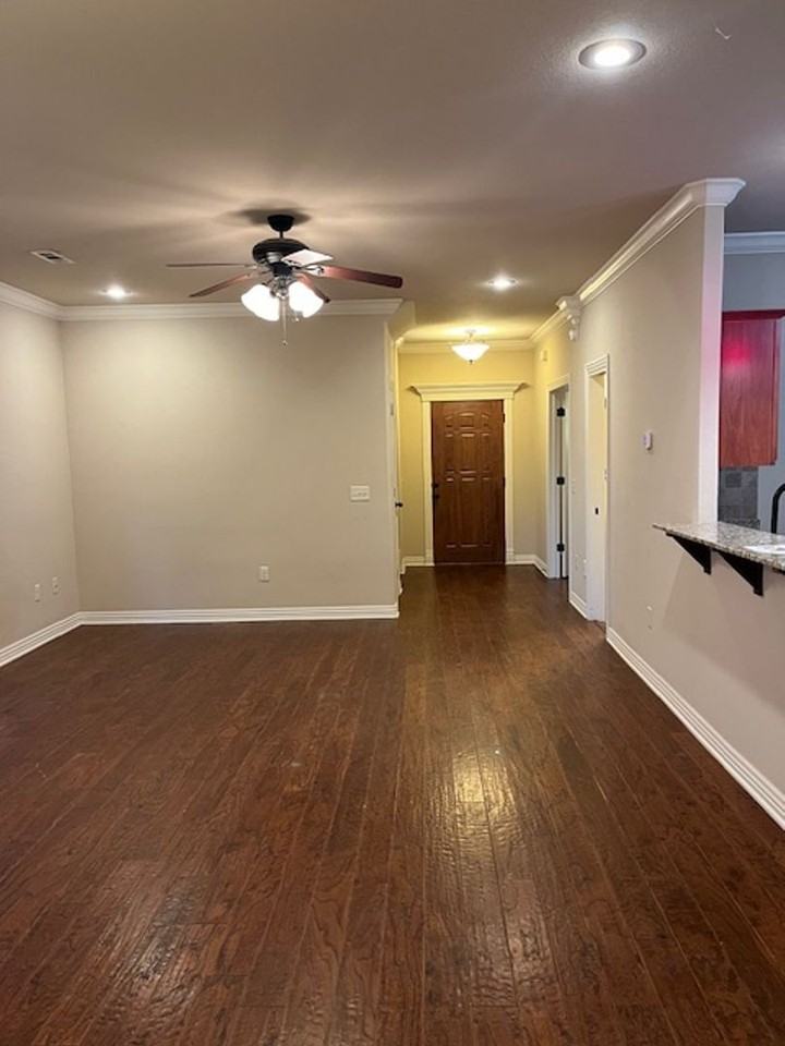 117 Carrington Avenue - Photo 2 of 28