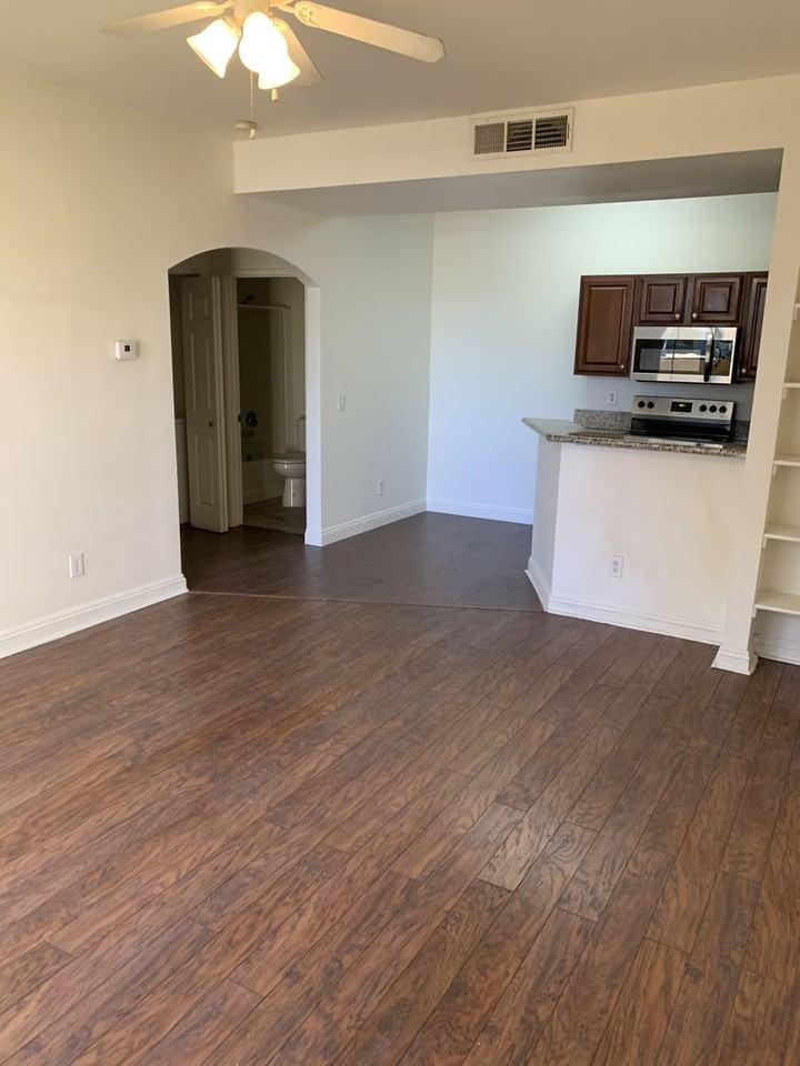 5118 South Jones Boulevard #103 - Photo 2 of 17