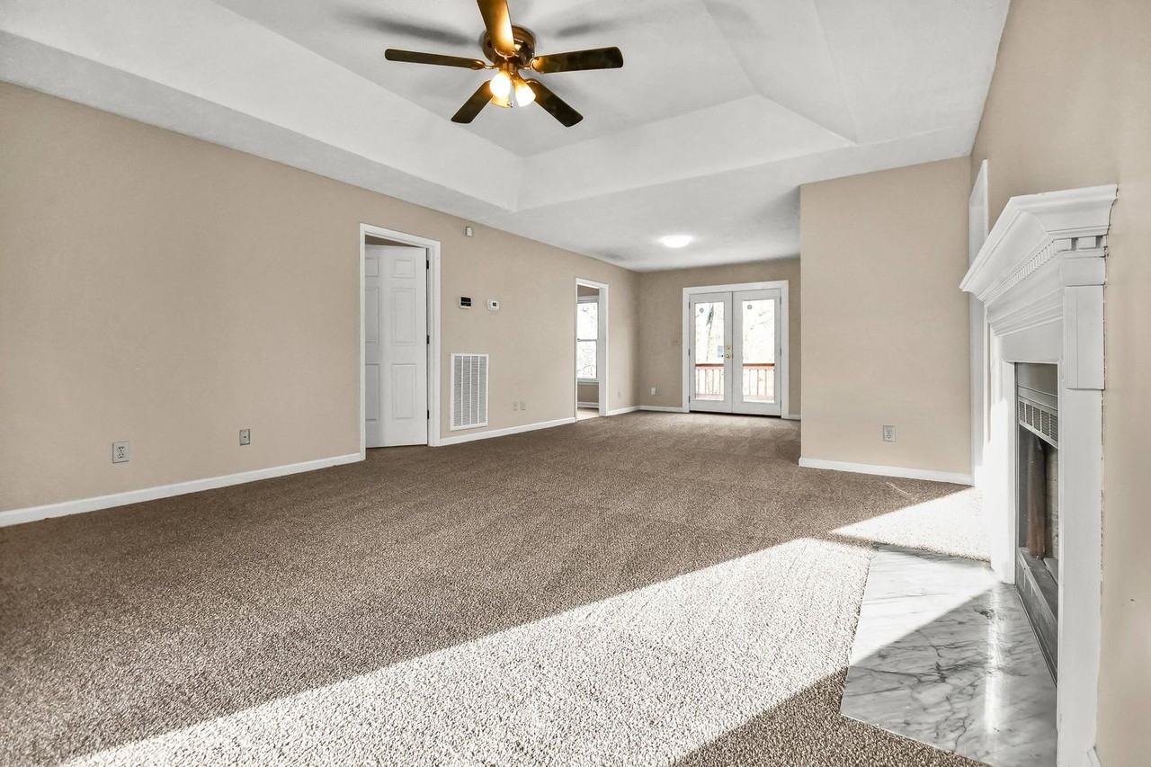 3416 Clearwater Drive - Photo 3 of 20