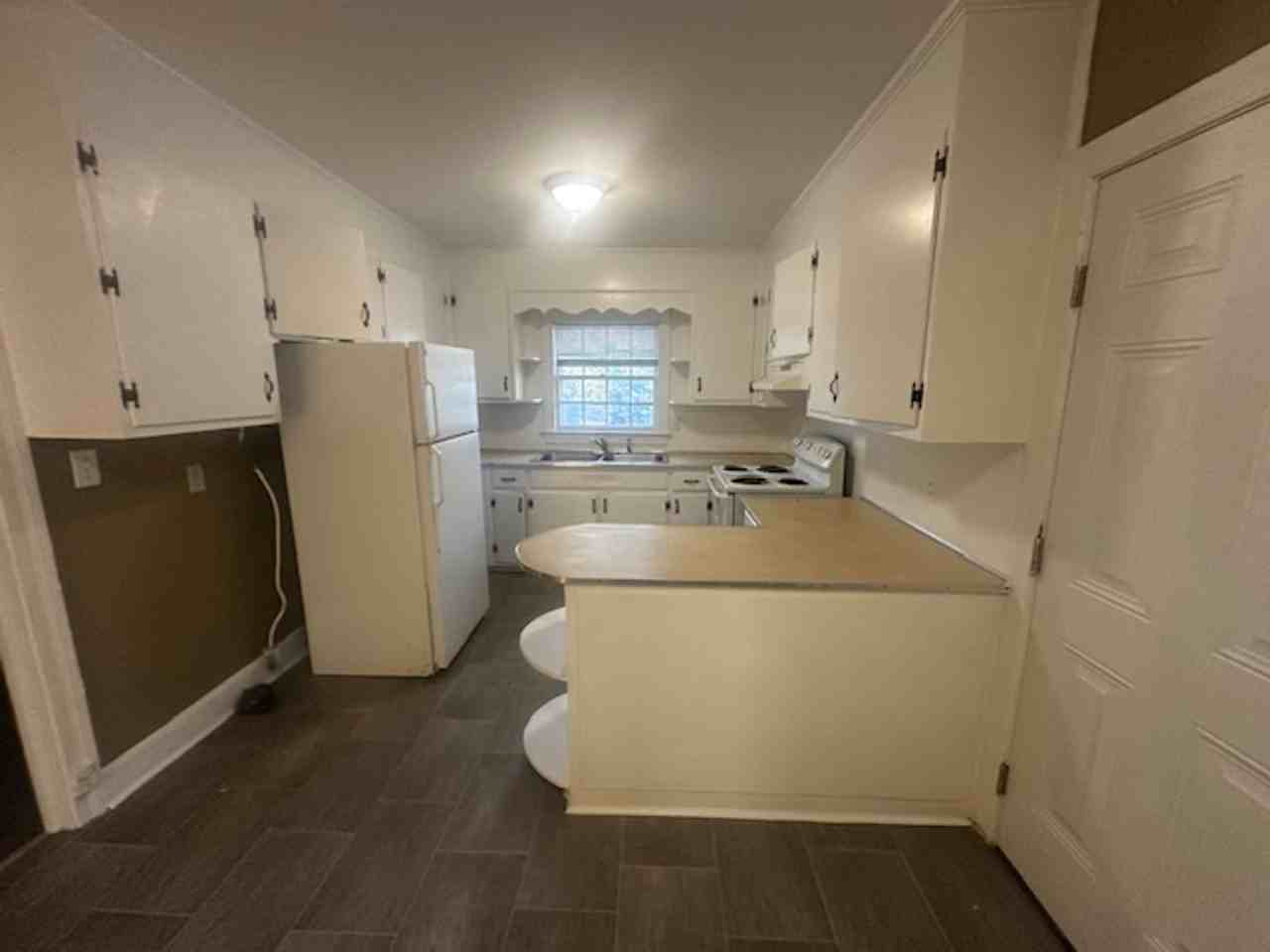 705 Parrott Avenue - Photo 2 of 10