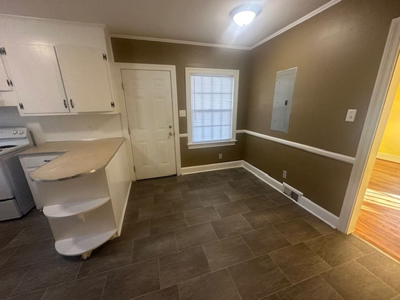 705 Parrott Avenue - Photo 3 of 10