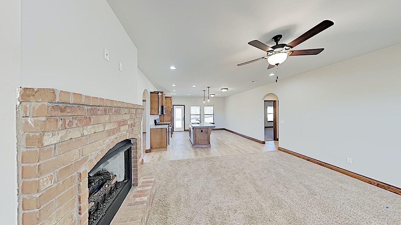 404 Charles Court - Photo 5 of 23