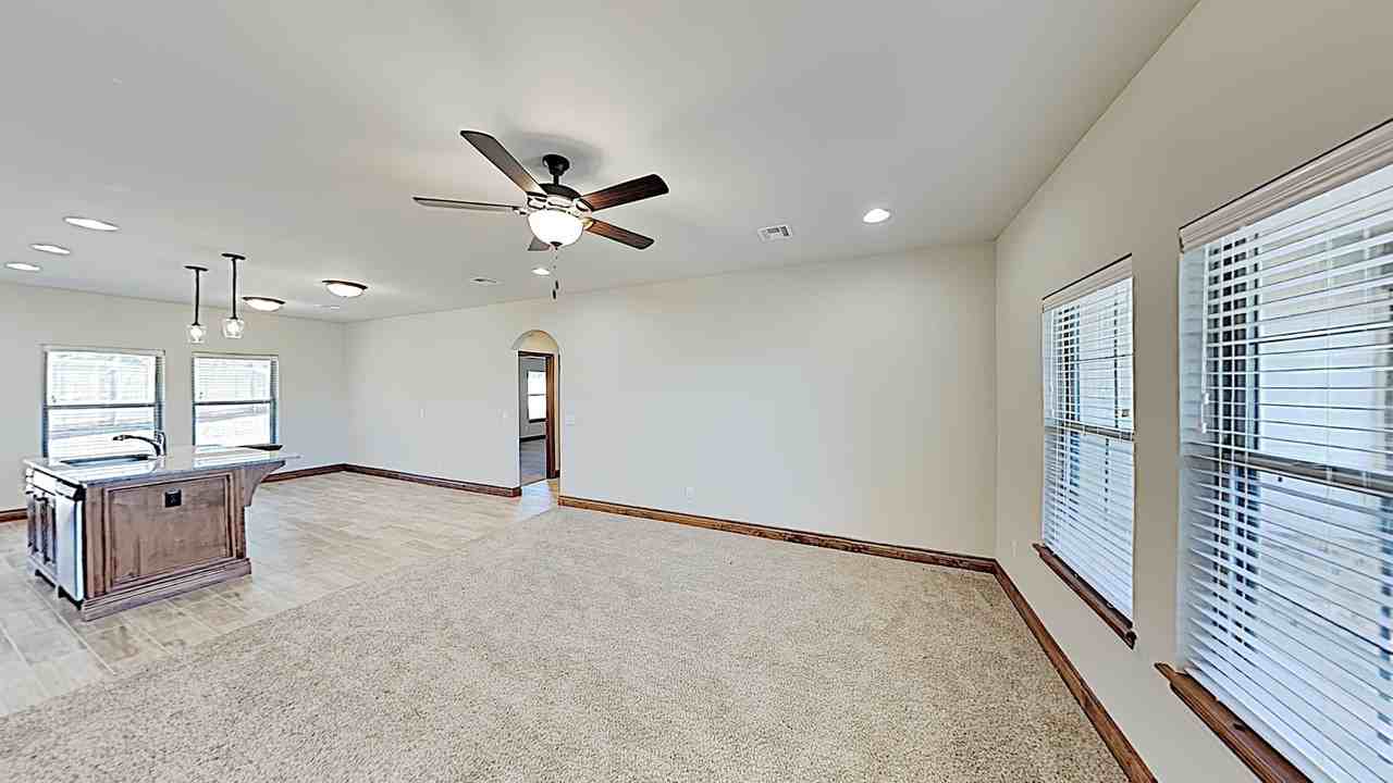 404 Charles Court - Photo 7 of 23