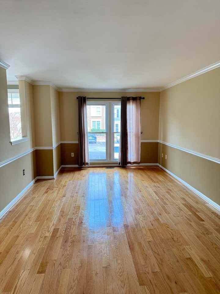 4221 Devonwood Way - Photo 3 of 35