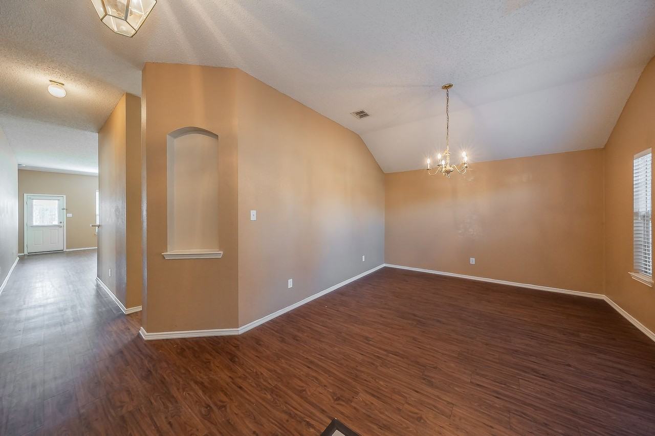 11216 Boulder Ridge Drive - Photo 7 of 32