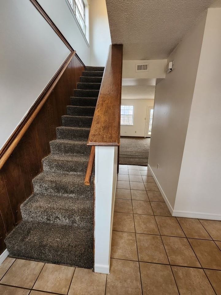 3901 North Kickapoo Avenue #7 - Photo 7 of 39