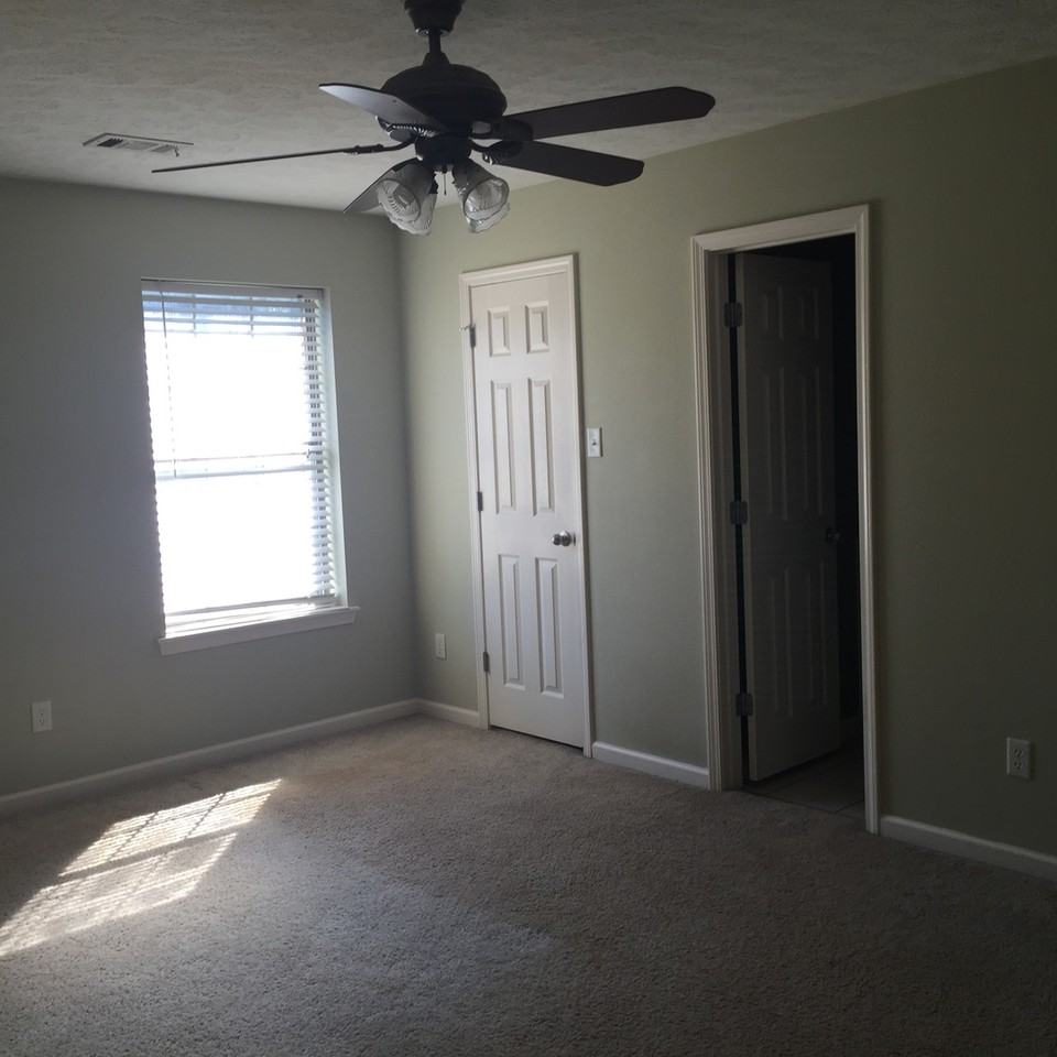 50 Plaza Boulevard - Photo 6 of 13