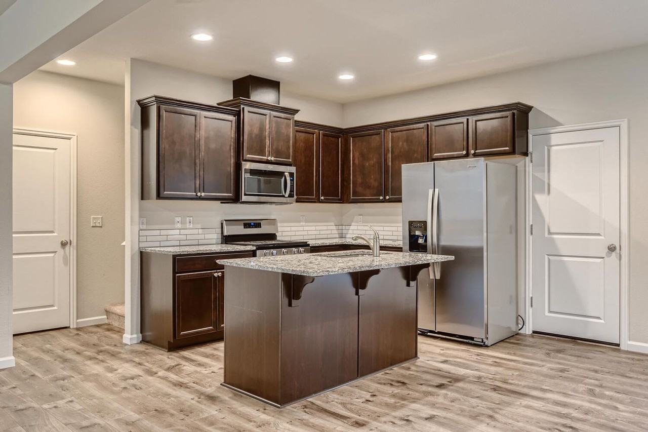 2266 Southeast 14th Alley - Photo 5 of 27