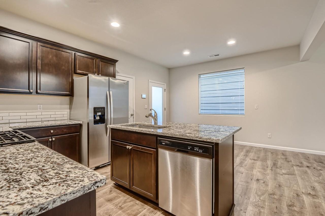 2266 Southeast 14th Alley - Photo 6 of 27