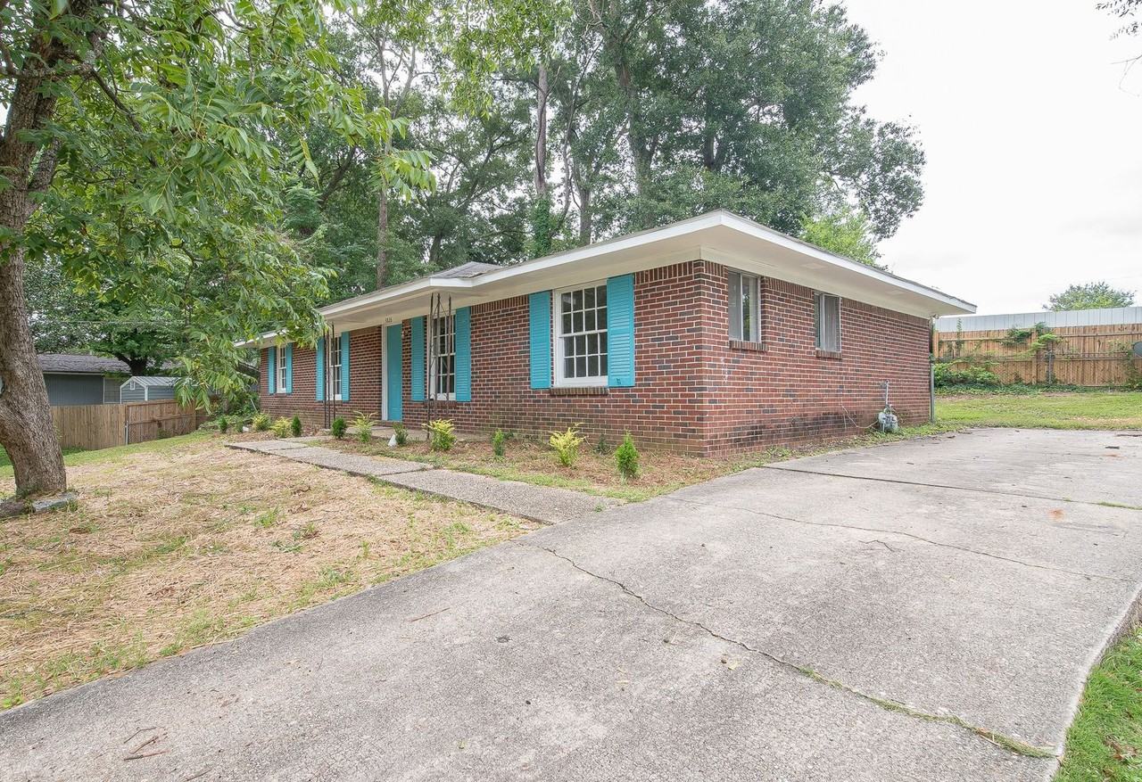 3826 Ukraine Dr - Photo 2 of 20