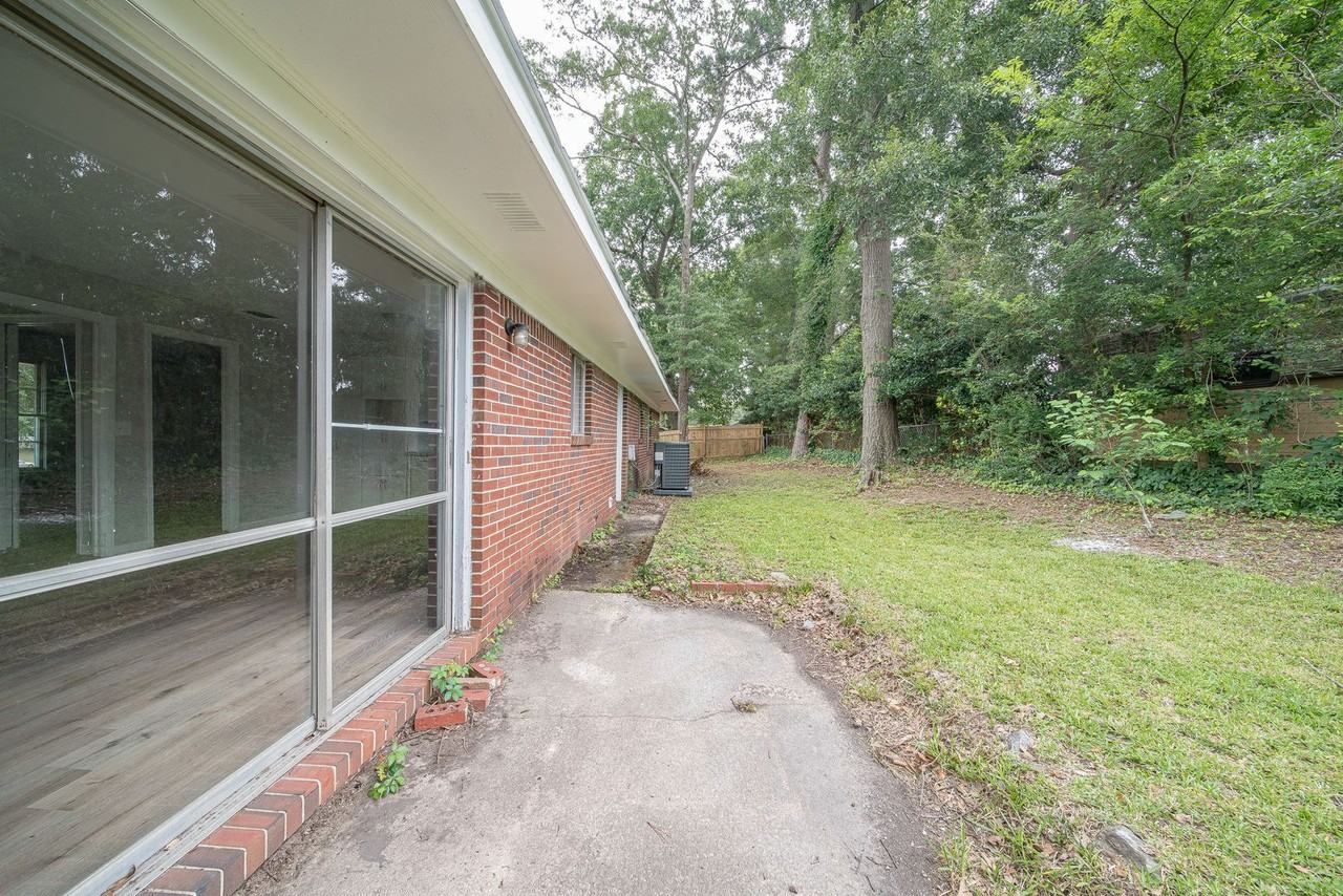 3826 Ukraine Dr - Photo 3 of 20