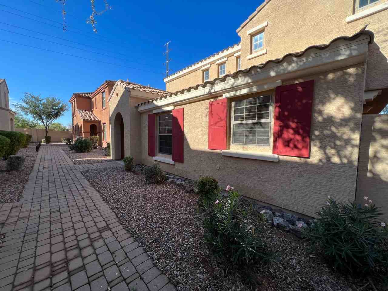 2709 E Bart St - Photo 4 of 48