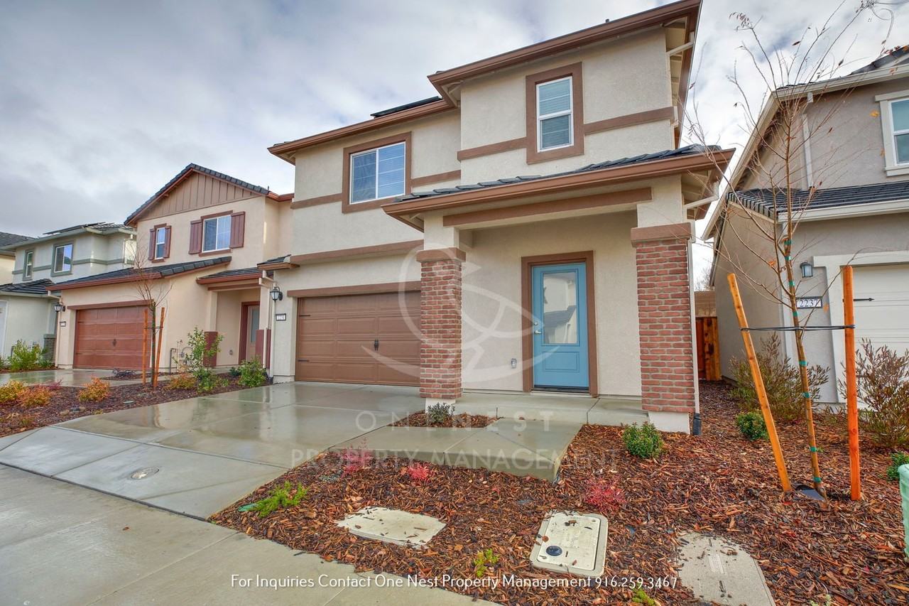 2231 Comstock Lane - Photo 2 of 28