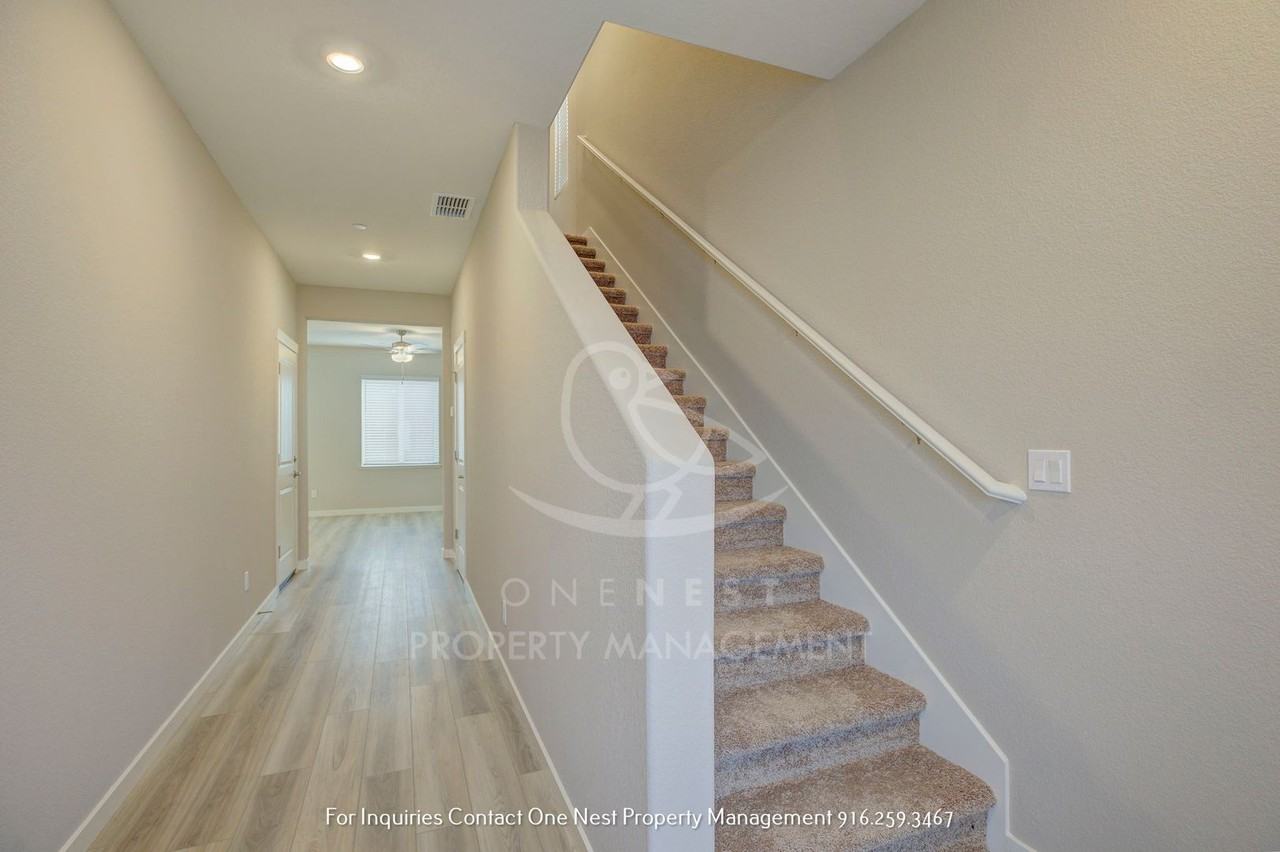 2231 Comstock Lane - Photo 3 of 28