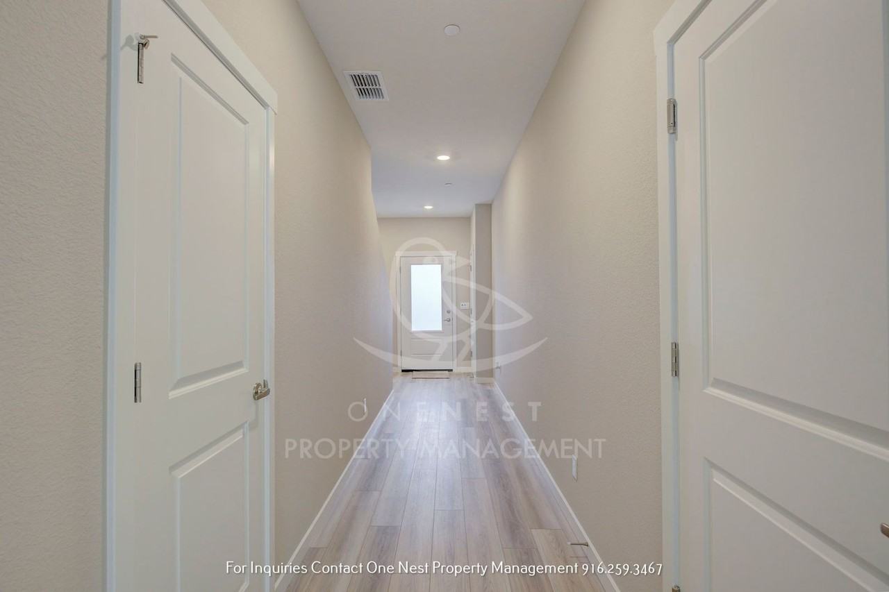 2231 Comstock Lane - Photo 4 of 28