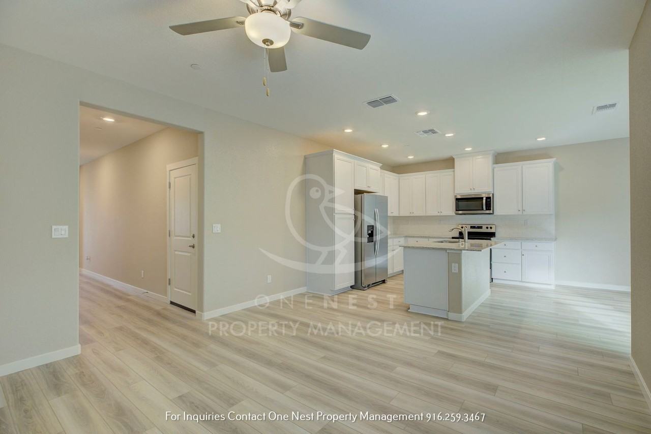 2231 Comstock Lane - Photo 6 of 28