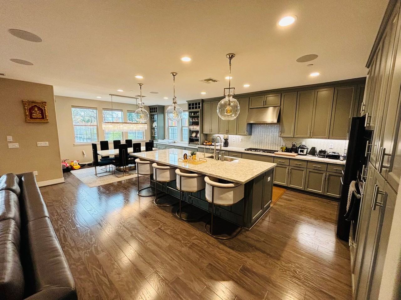 1089 S Dana Ct - Photo 5 of 36