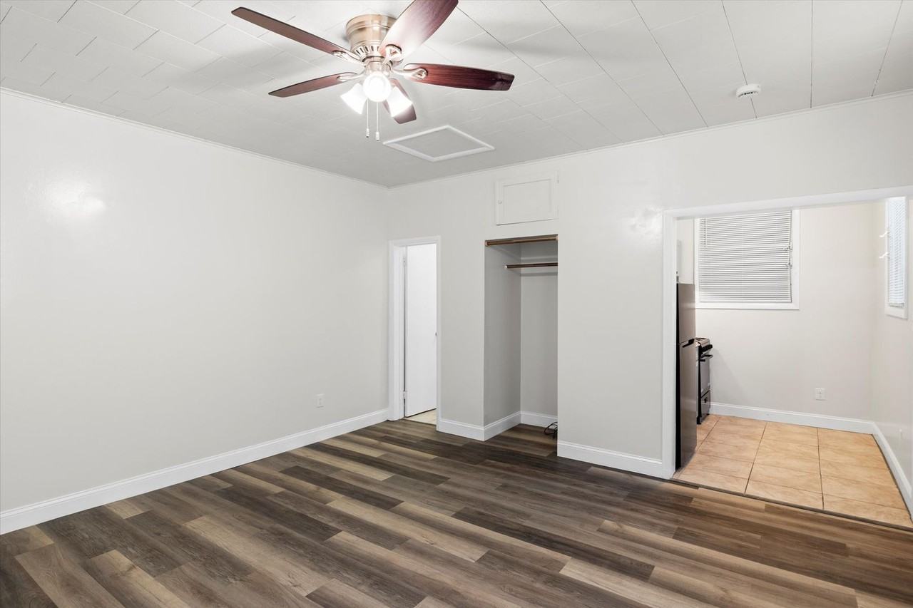 1127 Washington Street #4 - Photo 3 of 10